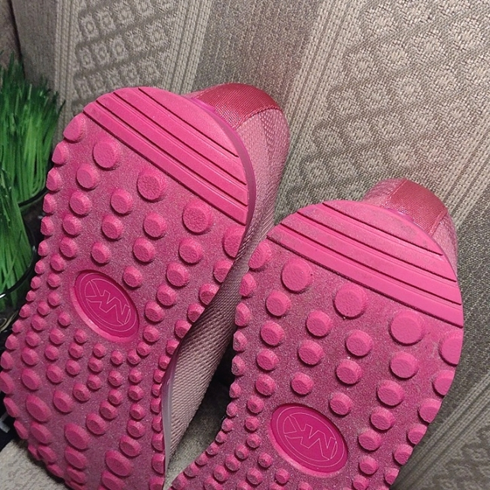 MICHAEL Michael Kors Barbie Pink Ombre Bodie Stretch knit sneakers - Picture 7 of 14